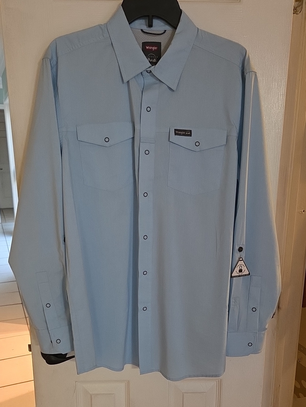 Wrangler Light Blue Long Sleeve Snap-Up Dress Shirt